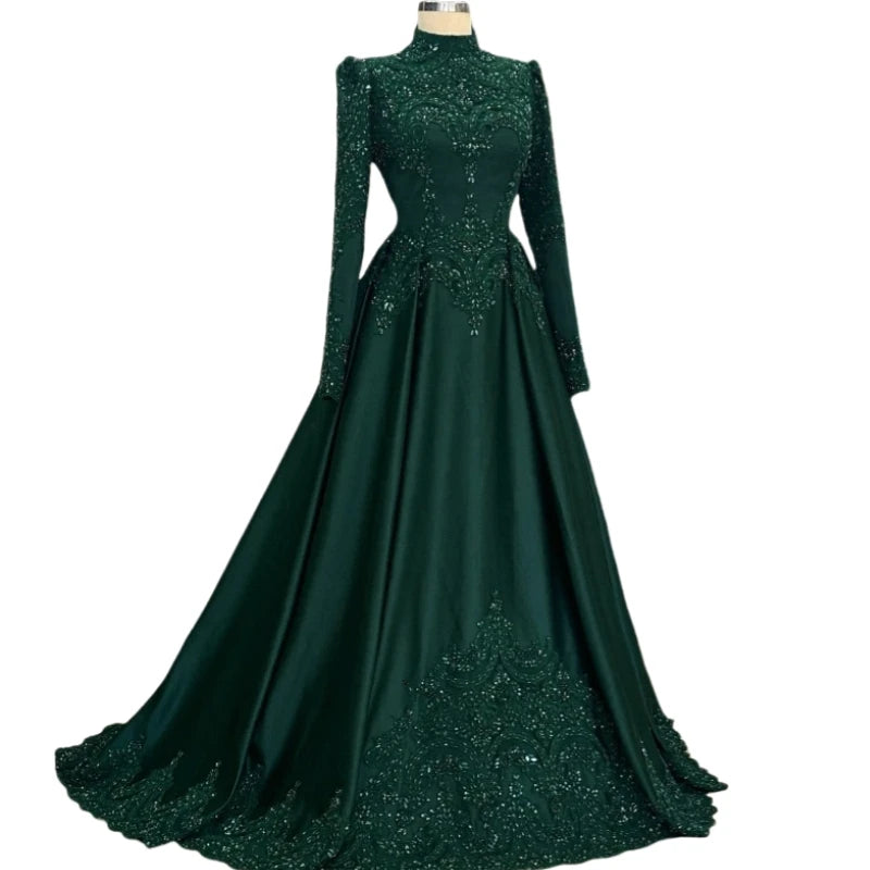 Elegant Green Muslim Evening Dress – Long Sleeve High Collar Formal Gown with Beaded Lace Detail